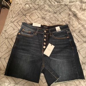 NWT Judy Blue Exposed Button Fly High Rise Shorts size large